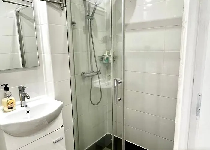 בית אירוח Apartamento Bernardim Ribeiro - 2ª Andar ליסבון