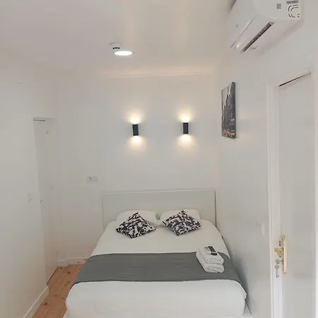 Apartamento Bernardim Ribeiro - 2ª Andar Séjour chez l'habitant