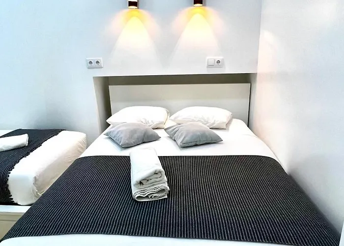 Apartamento Bernardim Ribeiro - 2ª Andar Homestay Lisbon