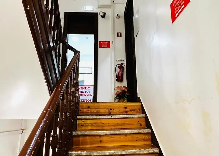 Apartamento Bernardim Ribeiro - 2ª Andar Homestay Lisbon