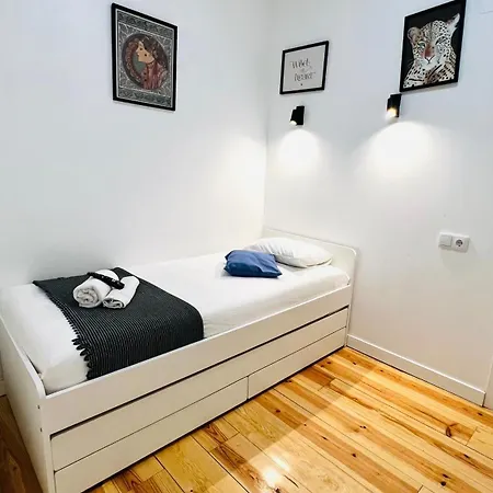 Bernardim Ribeiro - 2ª Andar Homestay szállás Lisboa