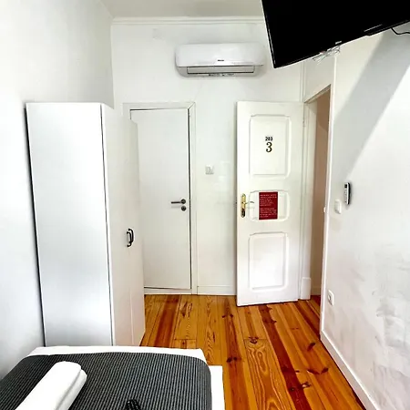 Bernardim Ribeiro - 2ª Andar Homestay szállás Lisboa